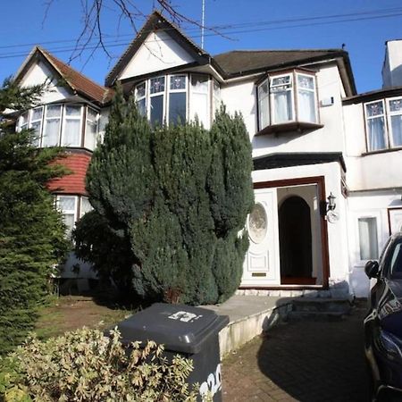 Oyo Timi Holiday Homes London Eksteriør bilde