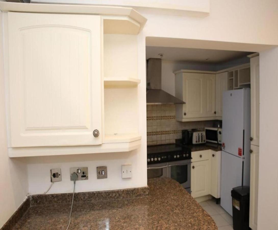 Oyo Timi Holiday Homes London Eksteriør bilde