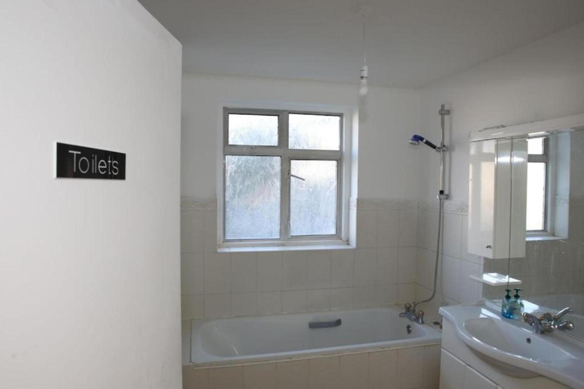 Oyo Timi Holiday Homes London Eksteriør bilde