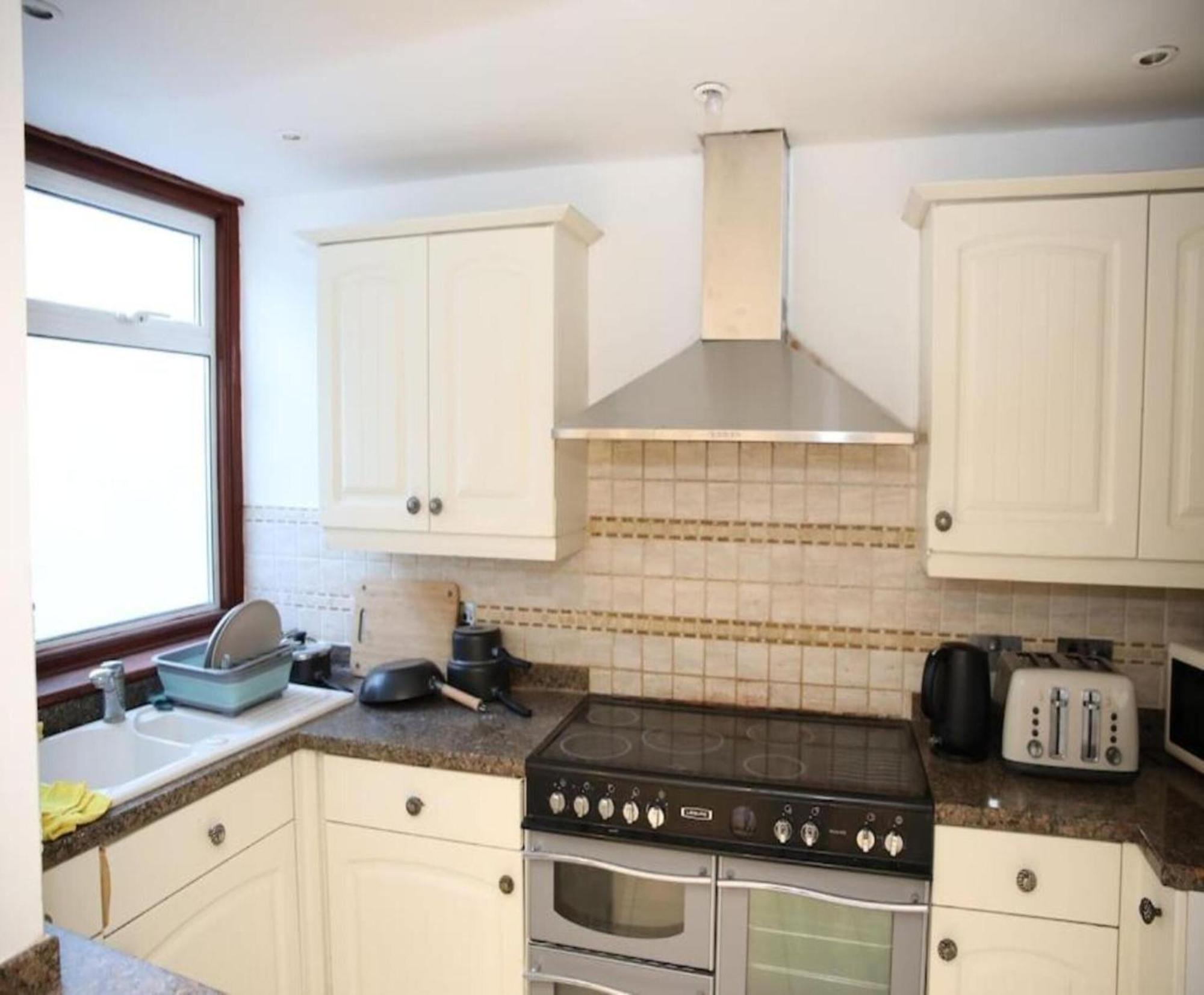 Oyo Timi Holiday Homes London Eksteriør bilde